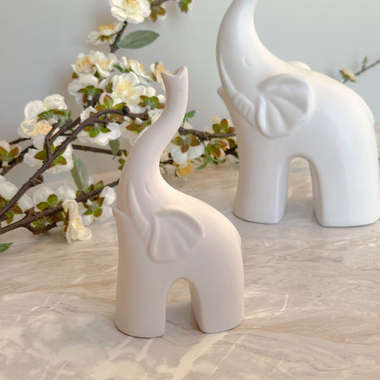 Escultura Decorativa de Elefante em Cerâmica