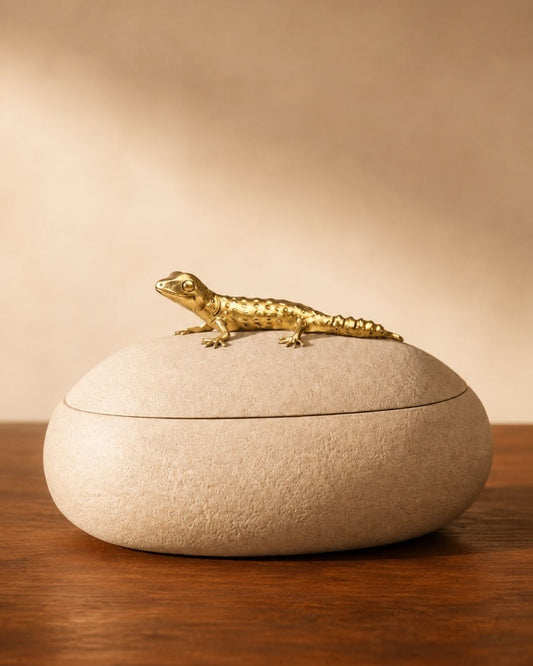 Pote Decorativo Lagartixa em Polirresina Bege e Dourado